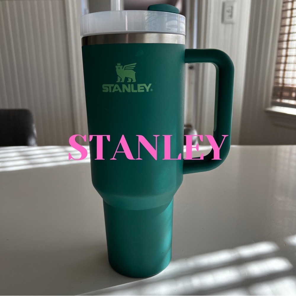 STANLEY THE QUENCHER H2.0 FLOWSTATE™ TUMBLER | 40 OZ
